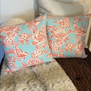 2 Gorgeous Bird Toile Throw Pillows. Floral & Bird Toile. 18 in.²